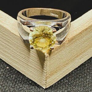 Silver plated/Yellow Rhinestone/Size 7